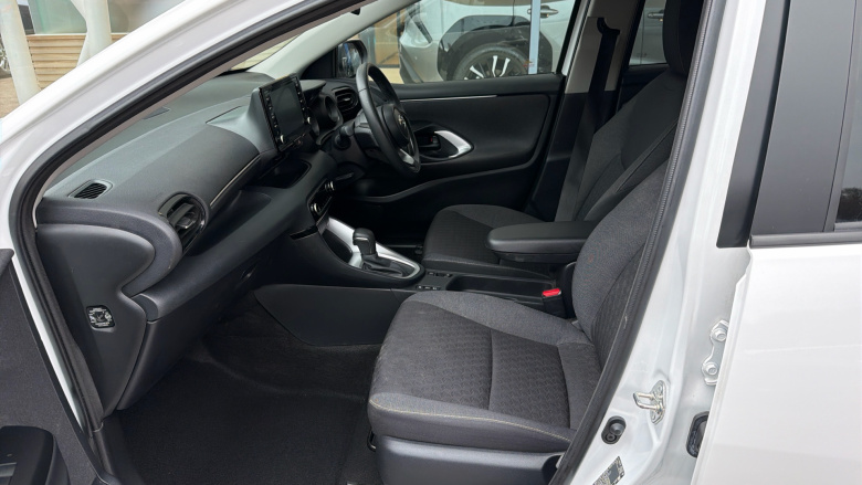 Toyota Yaris 1.5 Hybrid Design 5dr CVT Hybrid Hatchback